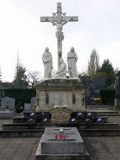 Oorlogsmonument Creutzwald #1