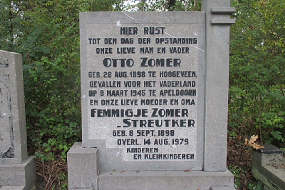 Dutch War Graves Municipal Cemetery Hollandscheveld #1