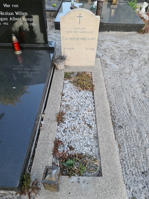 Dutch War Graves Roman Catholic Cemetery Zwartemeer #4