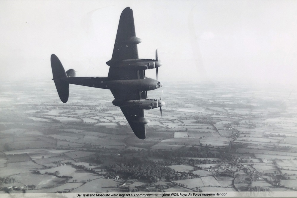 Memorial Crash Site Havilland Mosquito W4064 #5