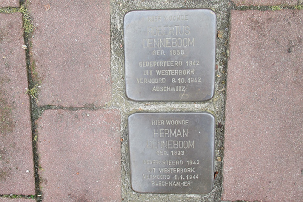 Stolpersteine Koorstraat 12 (nu Julianastraat 12) #1