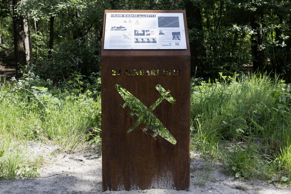 Memorial HP Halifax III LV774