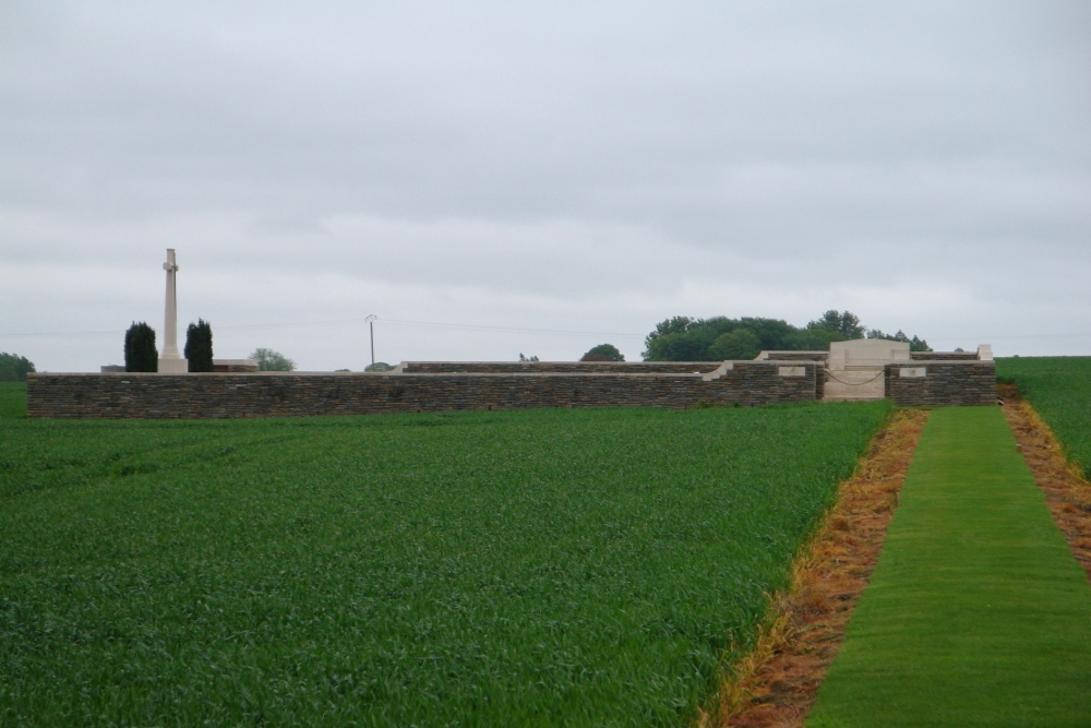 Commonwealth War Cemetery Queens