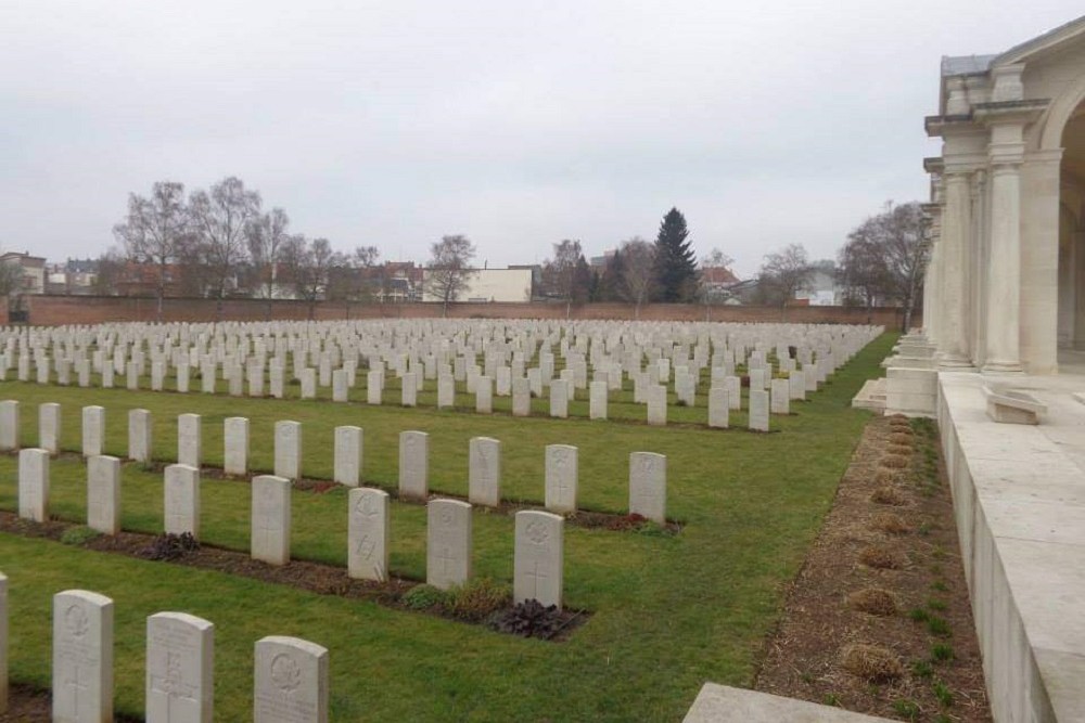 Commonwealth War Cemetery Faubourg-d'Amiens #3