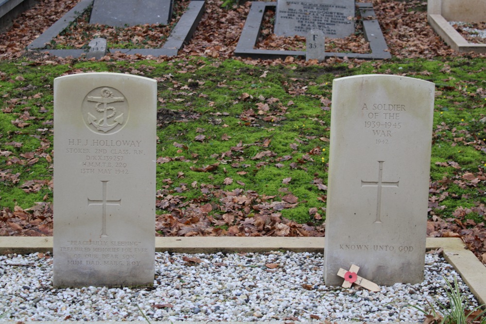 Commonwealth War Graves Driehuis Westerveld #4