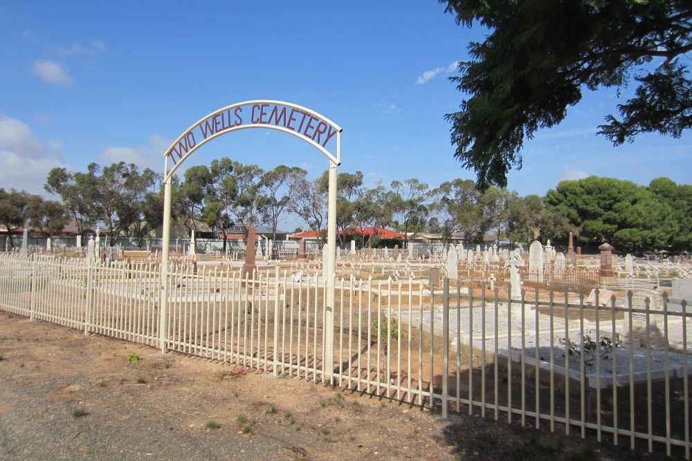 Commonwealth War Grave Two Wells Cemetery