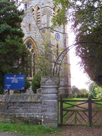 Oorlogsgraf van het Gemenebest St. Peter Churchyard