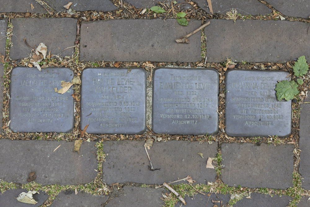 Stolpersteine Kerkplein 6 #1