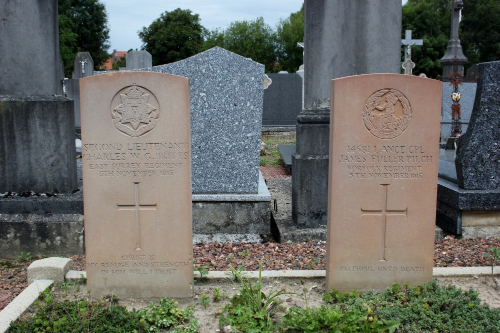 Commonwealth War Graves Steenvoorde #3