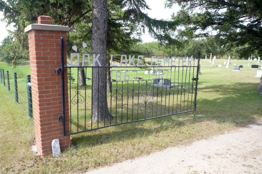 Commonwealth War Grave Oak Lake Cemetery #1