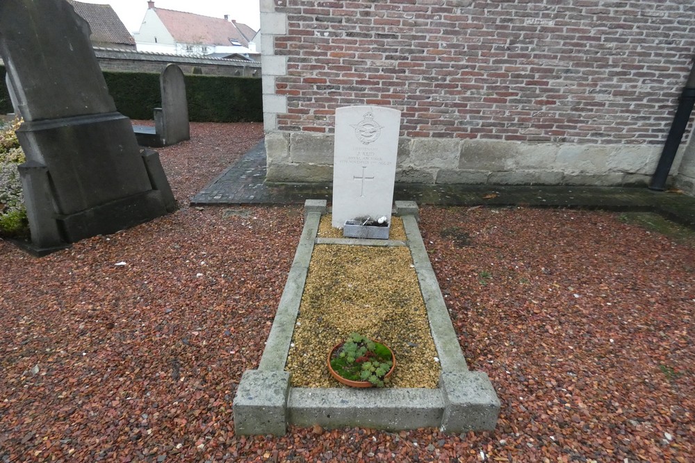 Commonwealth War Grave Gijzenzele