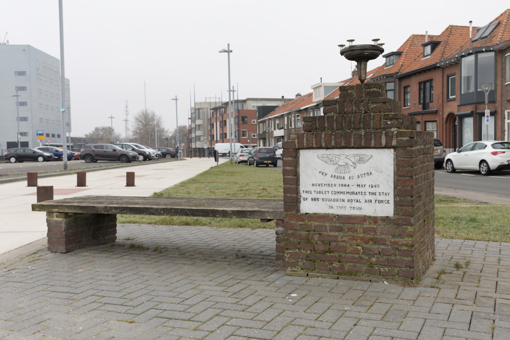 Gedenkteken RAF 965 Squadron Terneuzen #1