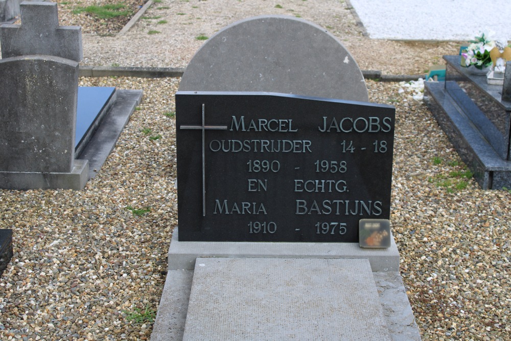 Belgian Graves Veterans Halen Cemetery Velpen #4