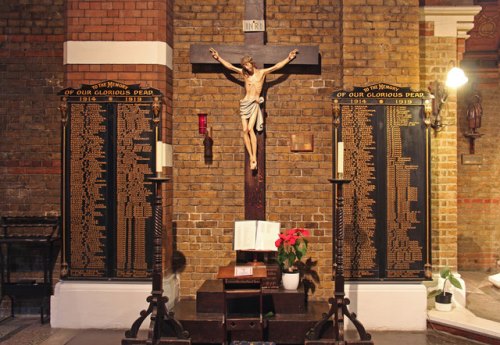 Oorlogsmonument St. Michael and All Angels Church