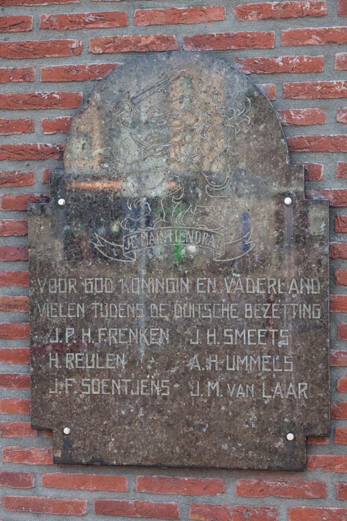 Oorlogsmonument  Maasniel #2