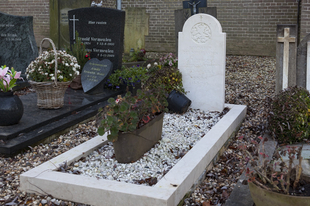 Dutch War Grave Roman Catholic Cemetery St. Hubertus Ooij #2
