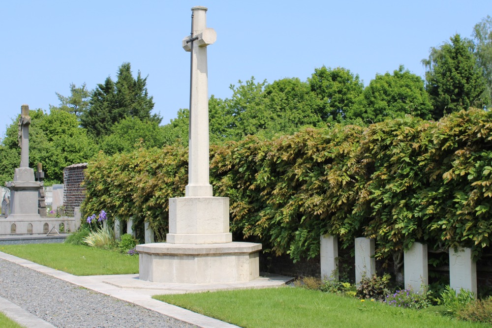 Commonwealth War Graves Erquelinnes #1