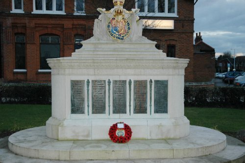 Oorlogsmonument Walton-on-Thames #1