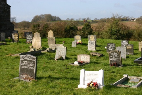 Commonwealth War Grave St Mary Churchyard