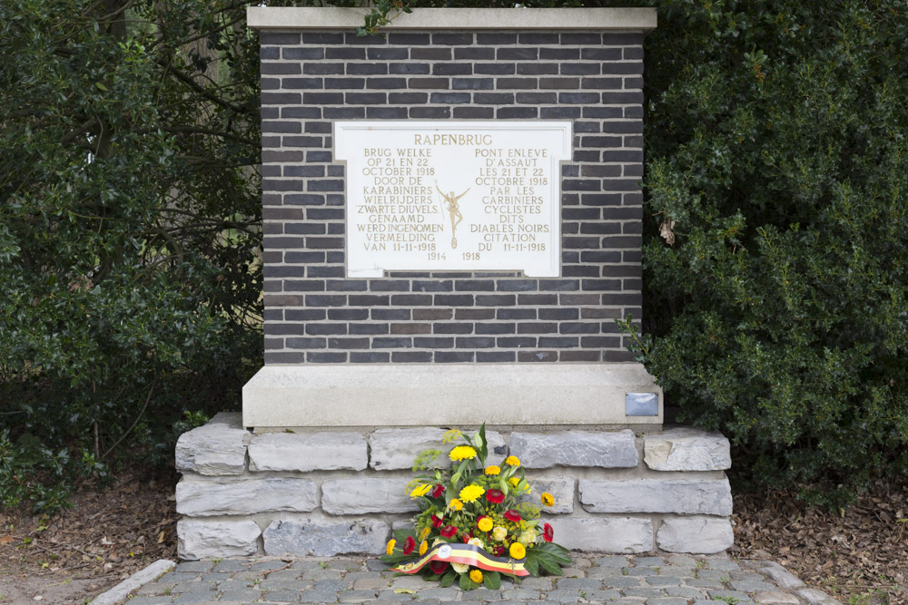 Monument Karabiniers Wielrijders Maldegem #1