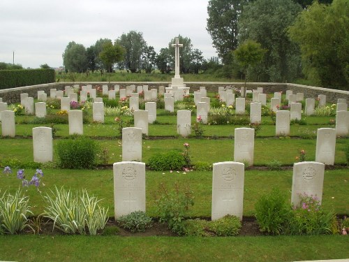 Commonwealth War Cemetery Fauquissart #1