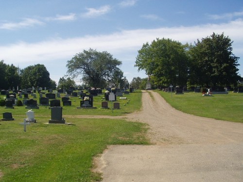 Commonwealth War Graves Holy Family Cemetery