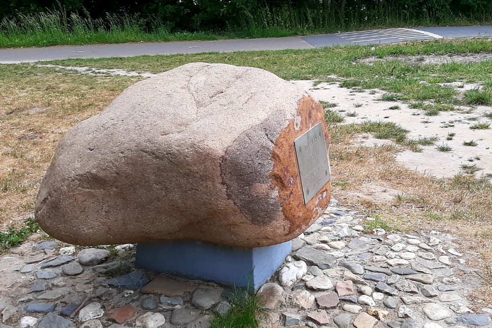 Liberation Memorial Ter Aalst (Den Hout) #1