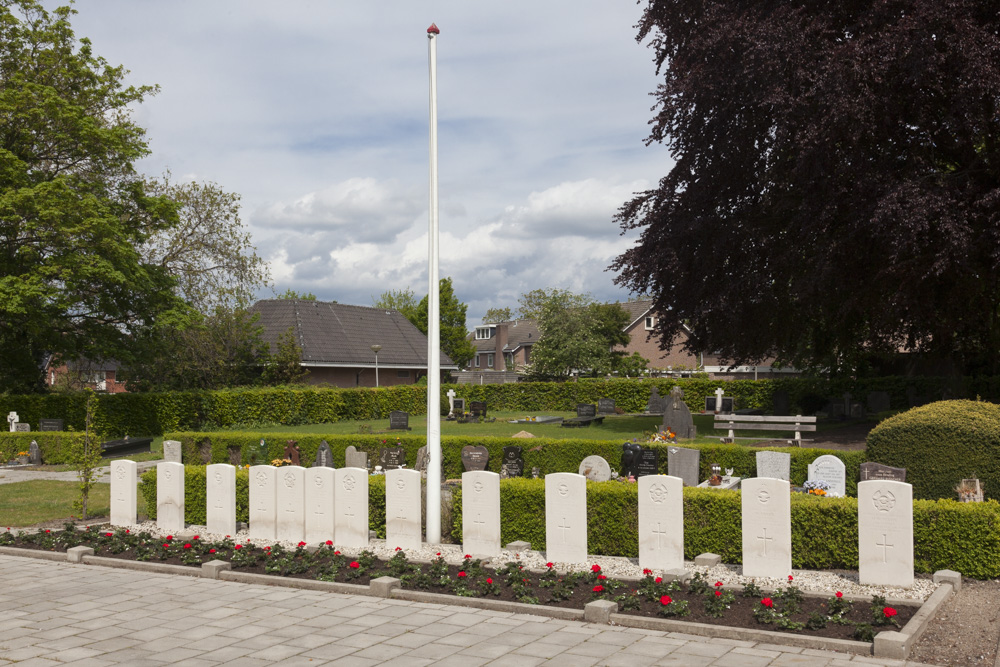 Commonwealth War Graves Roman Catholic Cemetery Tubbergen #5