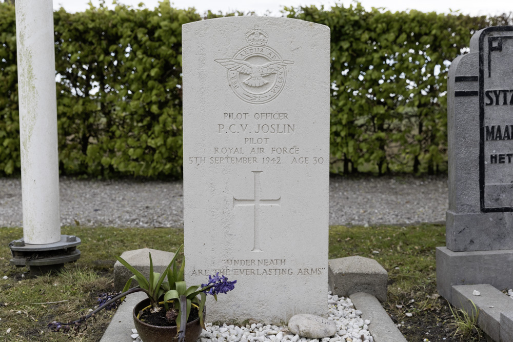 Communal Cemetery Warten