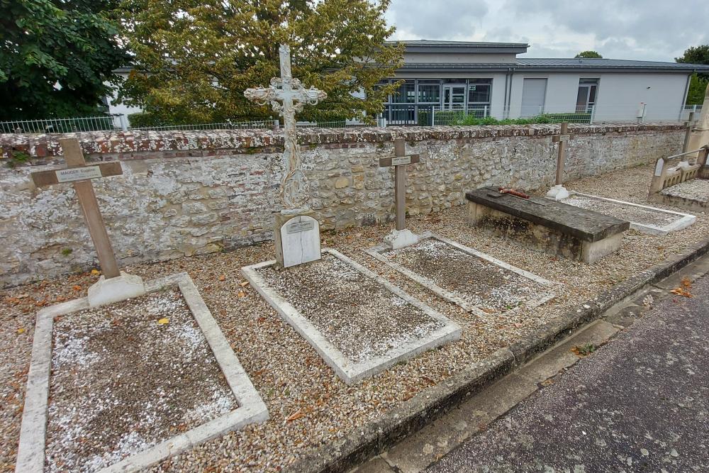 Franse Oorlogsgraven Neufchâtel-en-Bray #3