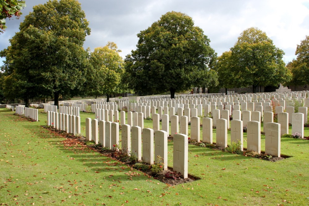 Commonwealth War Cemetery Loos #4