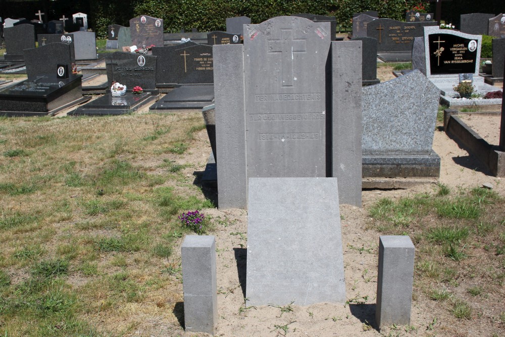 Memorial Deportees Cemetery Kalken #1