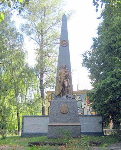 Massagraf Sovjetsoldaten & Oorlogsmonument Krasnosillya