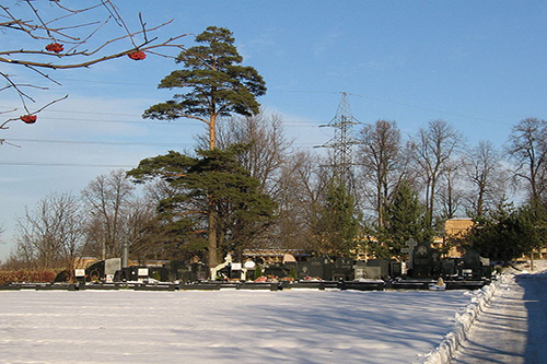 Graves Russian War Veterans Troyekurovskoye Cemetery #1