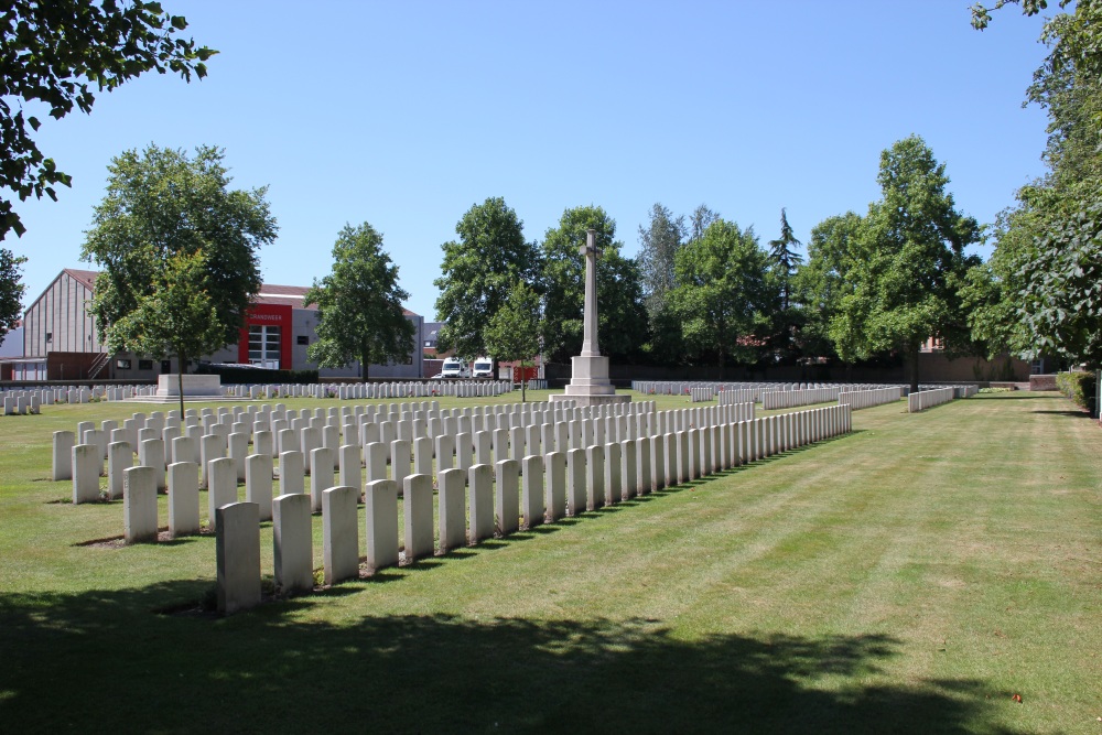 Commonwealth War Cemetery Ypres Reservoir