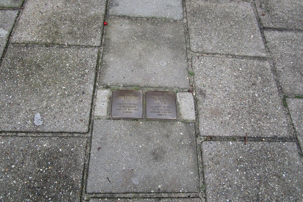 Stolpersteine Gevers Deynootweg 116