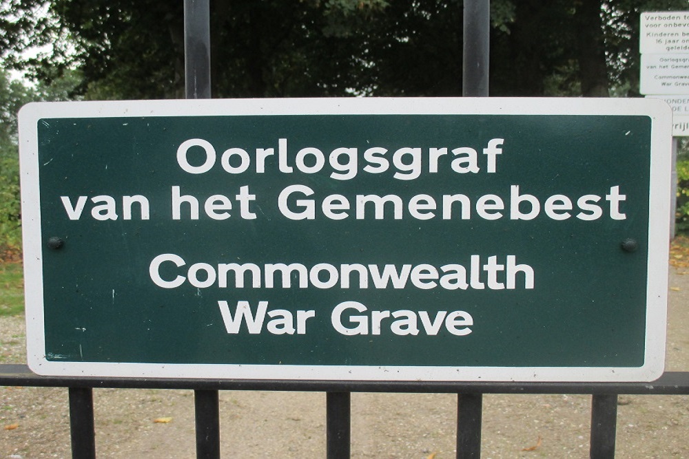 Oorlogsgraf van het Gemenebest Algemene Begraafplaats Winsum #2