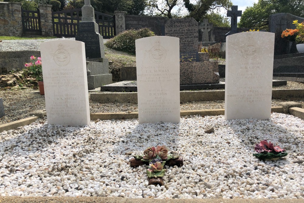 Commonwealth War Graves Roscanvel #2