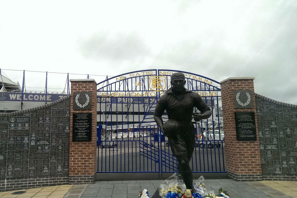 Oorlogsmonument Everton Football Club #1