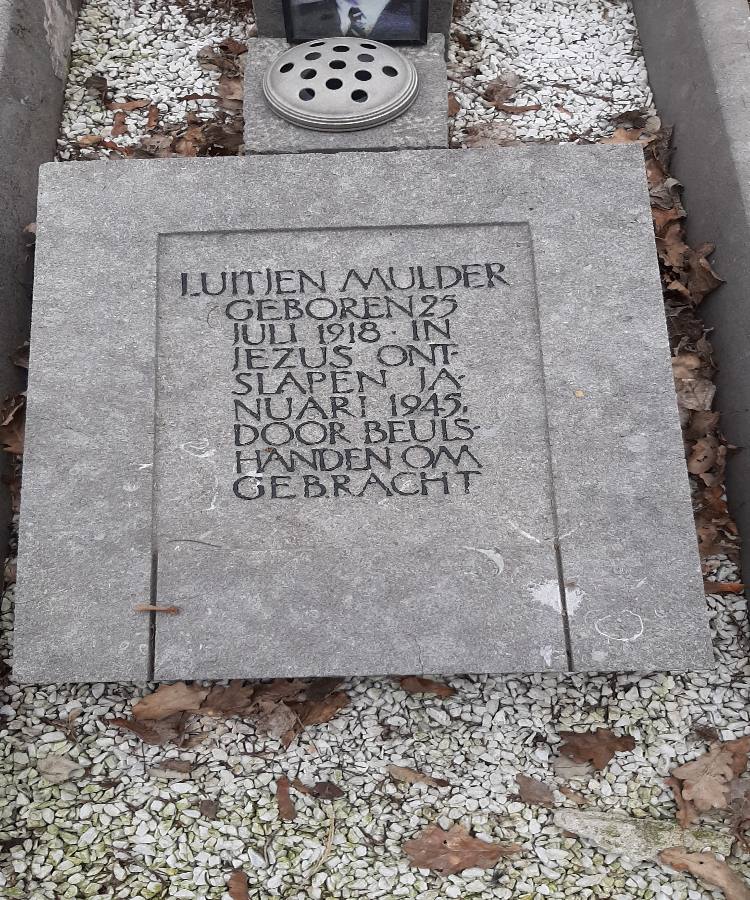 Nederlandse Oorlogsgraven Oude Begraafplaats #3