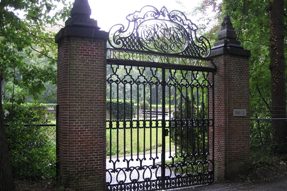 Dutch War Graves Roman Catholic Cemetery Warmond #4