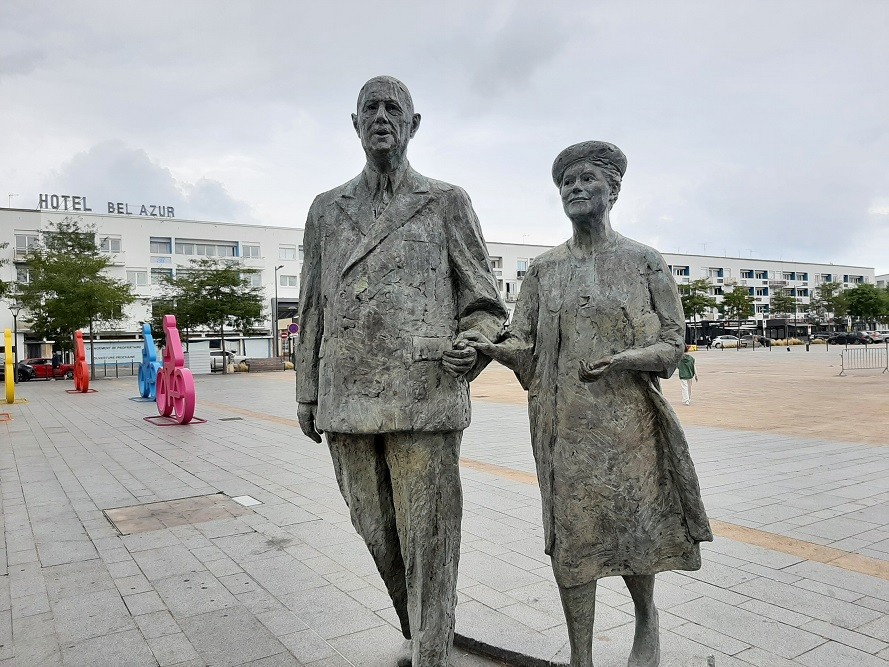 Monument Yvonne en Charles De Gaulle #2