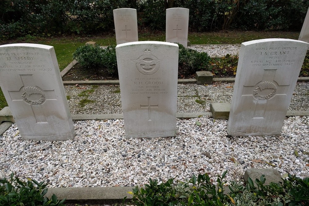 Commonwealth War Graves General Cemetery Ouddorp #2