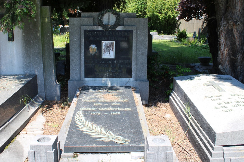 Belgian War Graves Sint-Lambrechts-Woluwe