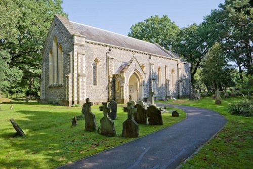 Oorlogsgraven van het Gemenebest Holy Trinity Churchyard