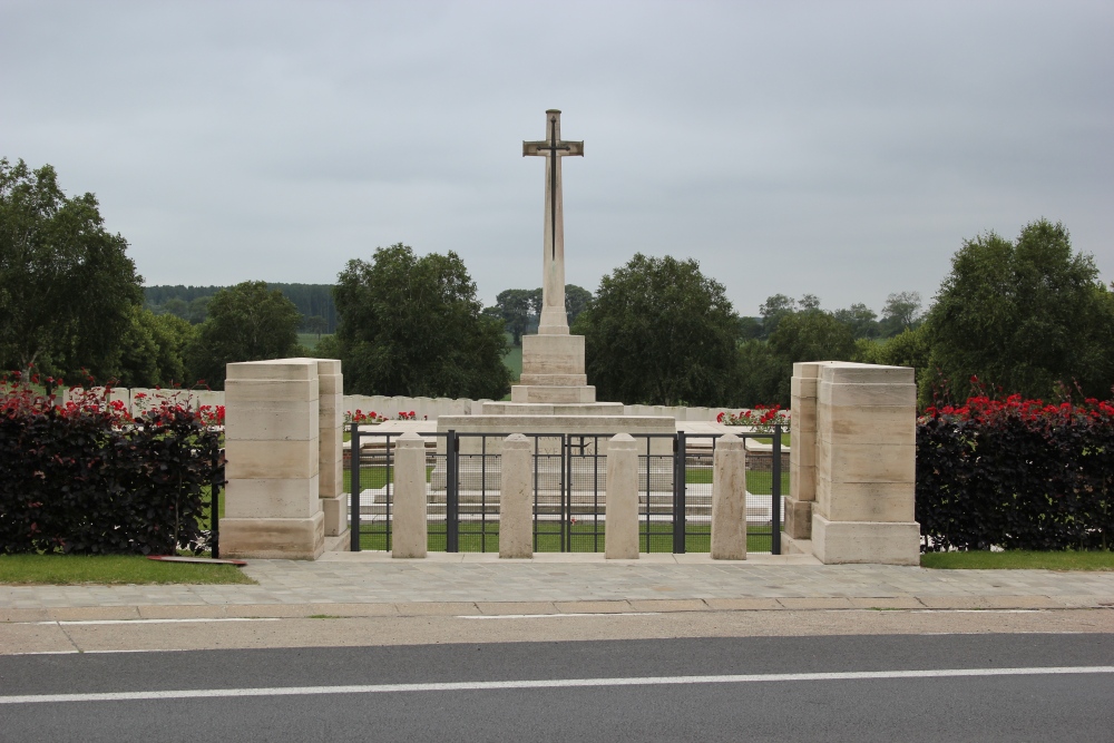 Commonwealth War Cemetery Hooge Crater #1