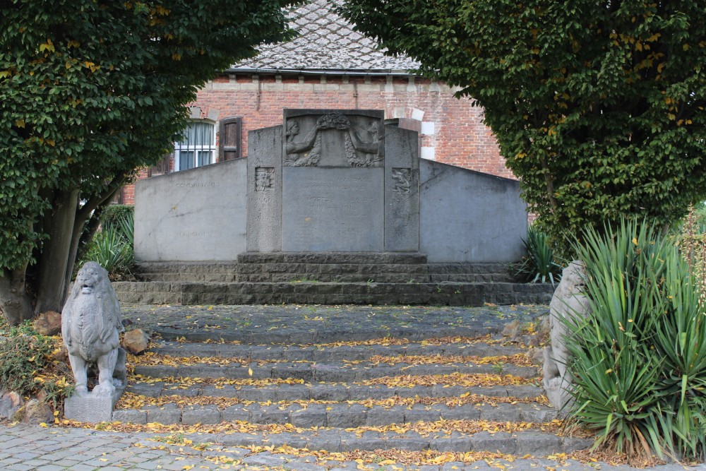 Oorlogsmonument Maurage 	