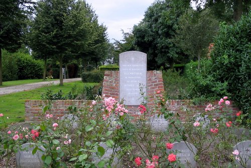 War monument and graves Ellewoutsdijk #1