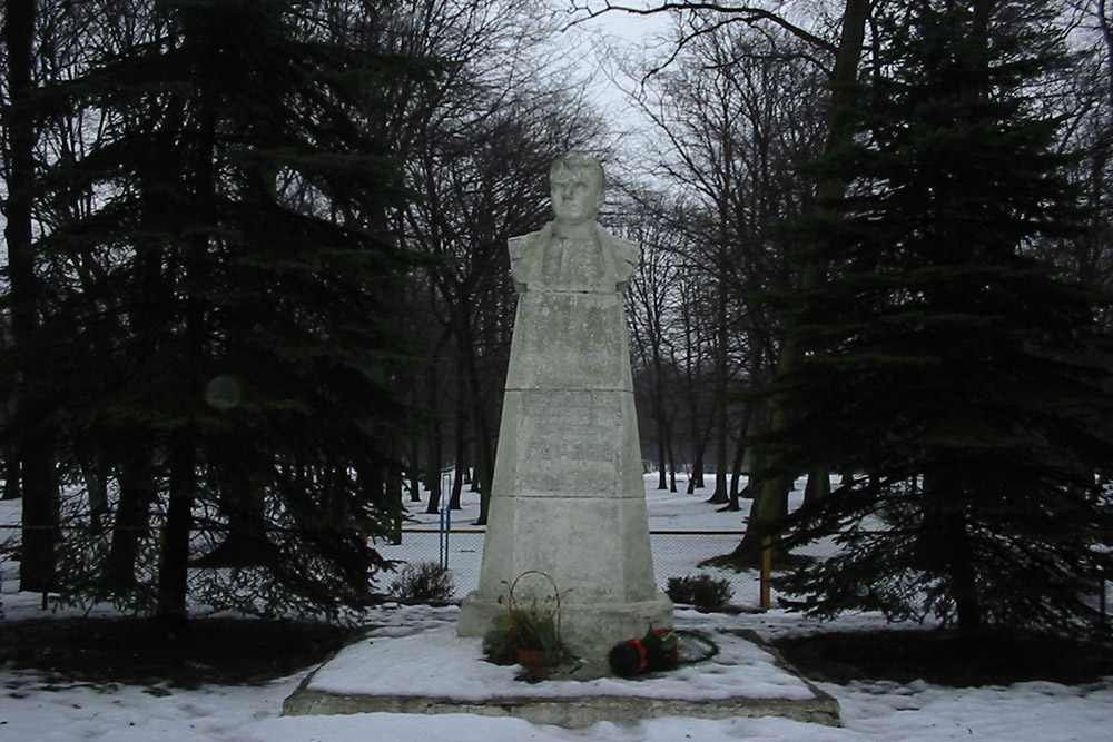 Monument Generaal Stepan Guryev