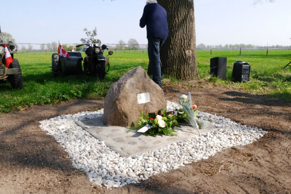 Monument Sgt England en Tpr Buschensky